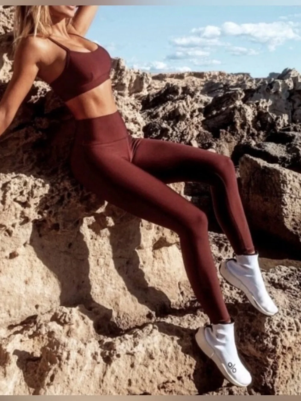 ALO Airlift 7/8 High-Waist Legging in Cherry Cola
